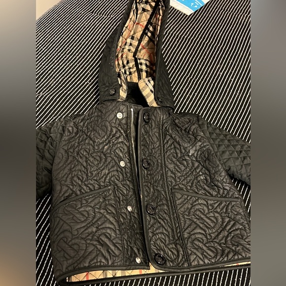 Size 12m authentic Burberry jacket - Picture 2 of 2